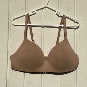 Victoria’s Secret: Wireless Beige Adjustable Strap T-Shirt Bra. Size 40C.